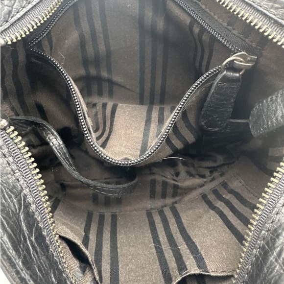 🛑 1 hour sale. Frye, Black Leather Crossbody Bag w/ Buckle Details, lovely - Picture 3 of 9